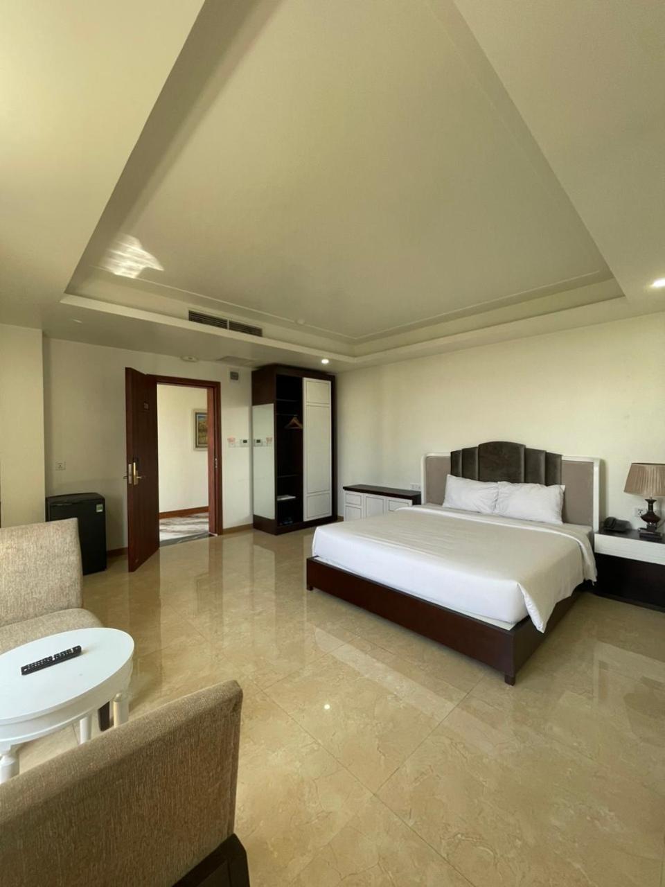 Lotus Hotel & Apartment Hai Phong Esterno foto