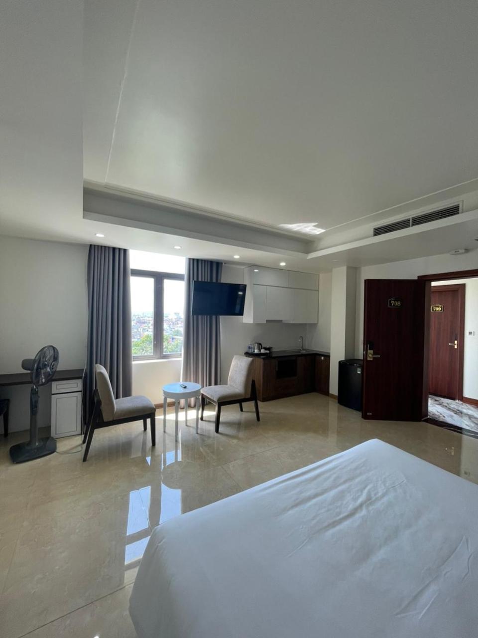 Lotus Hotel & Apartment Hai Phong Esterno foto