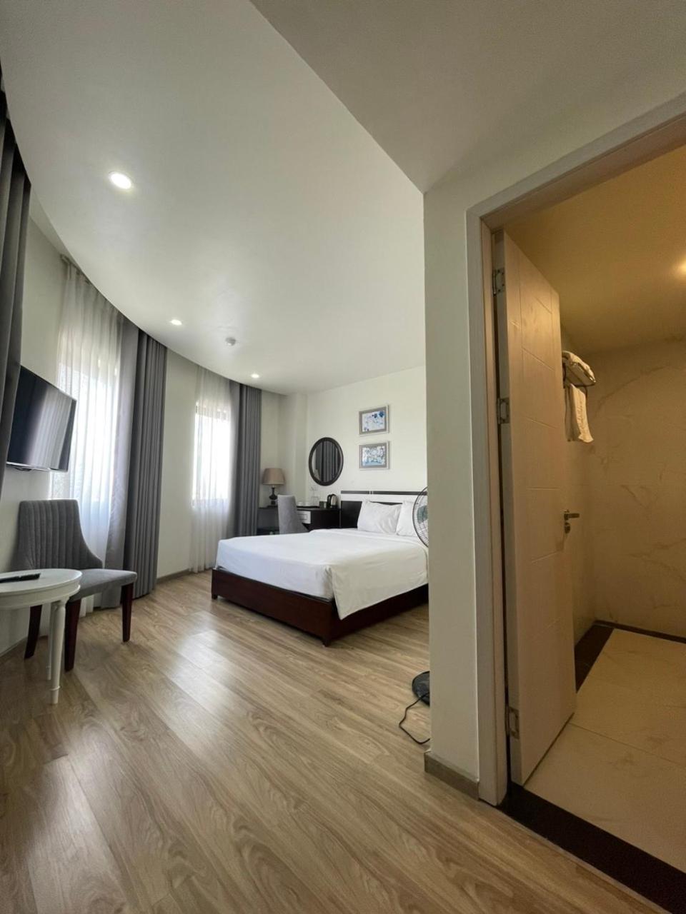 Lotus Hotel & Apartment Hai Phong Esterno foto